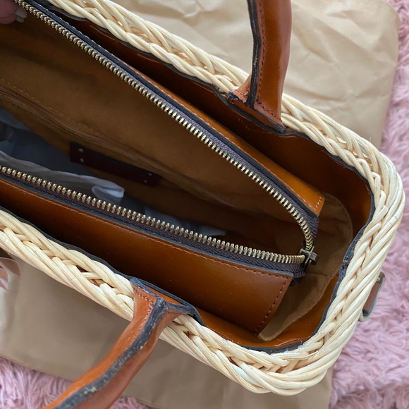 Authentic Patricia Nash handbag with dust bag. - Picture 5 of 10